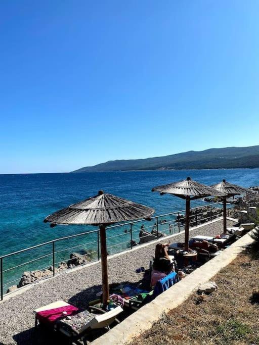 Studio Vesna With A Terrace And Sea View ราบัซ ภายนอก รูปภาพ